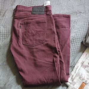 Levi's Red Skinny Jeans Fashion-Forward Style